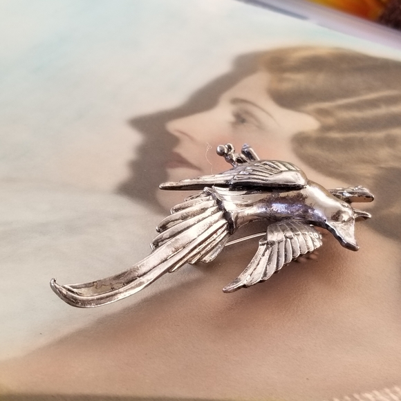 Relisted -Vintage Monet bird brooch pin large silver tone cardinal of paradise - Picture 5 of 13